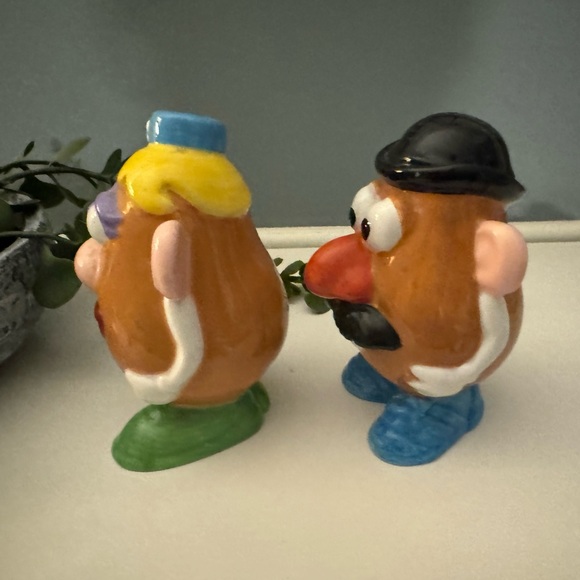 Vintage Disney Mr and Mrs Potato Head Salt and Pepper Shakers 1996 Hasbro - Picture 2 of 3